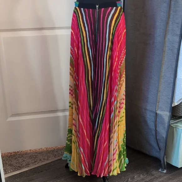 Alice + Olivia Pink and Green Pleated Maxi Skirt - Picture 5 of 8